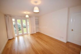 2 bedroom Flat to re...